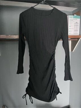 Black Ribbed Long-Sleeve Ruched Bodycon Dress